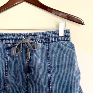 • vintage j.crew pinstripe drawstring shorts •